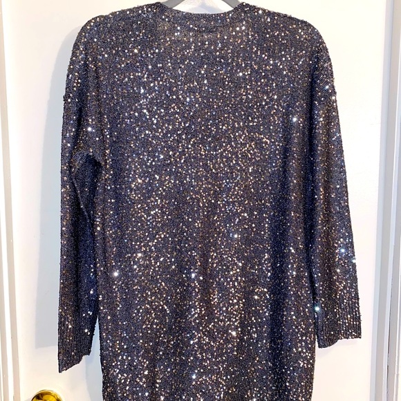 DKNYC- Sequin Long Sleeved Metallic - Picture 4 of 4